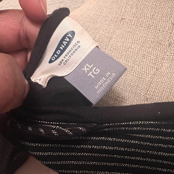 Sleeveless black shirt from Old Navy - Picture 6 of 6